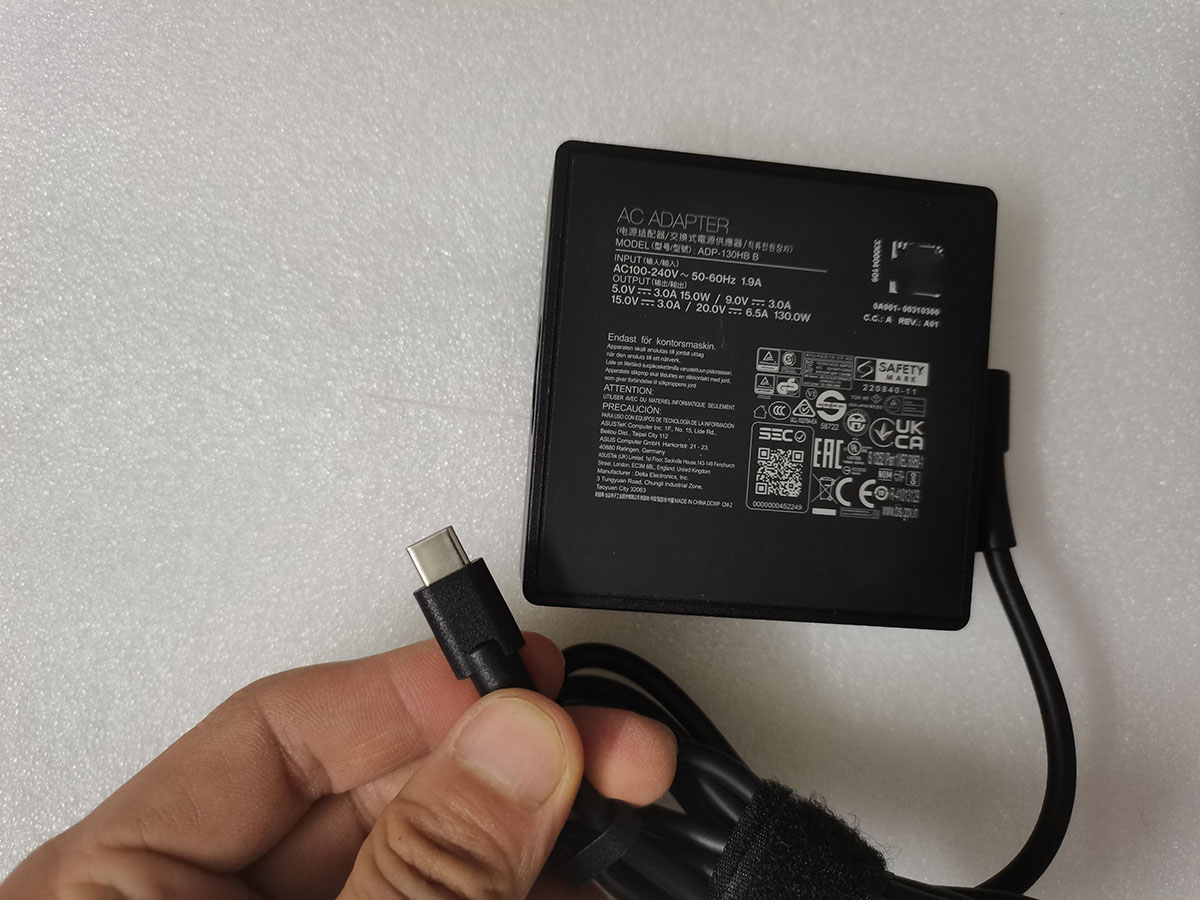 Zasilacz sieciowy ADP-130HB B  – Pc Gaming Uk recenzja i cena