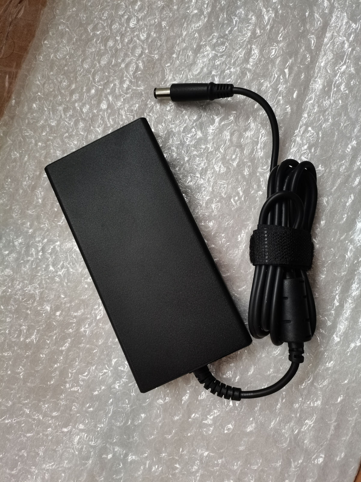 NOWY Slim OEM Delta 19.5V 9.23 – Pc Gaming Uk recenzja i cena