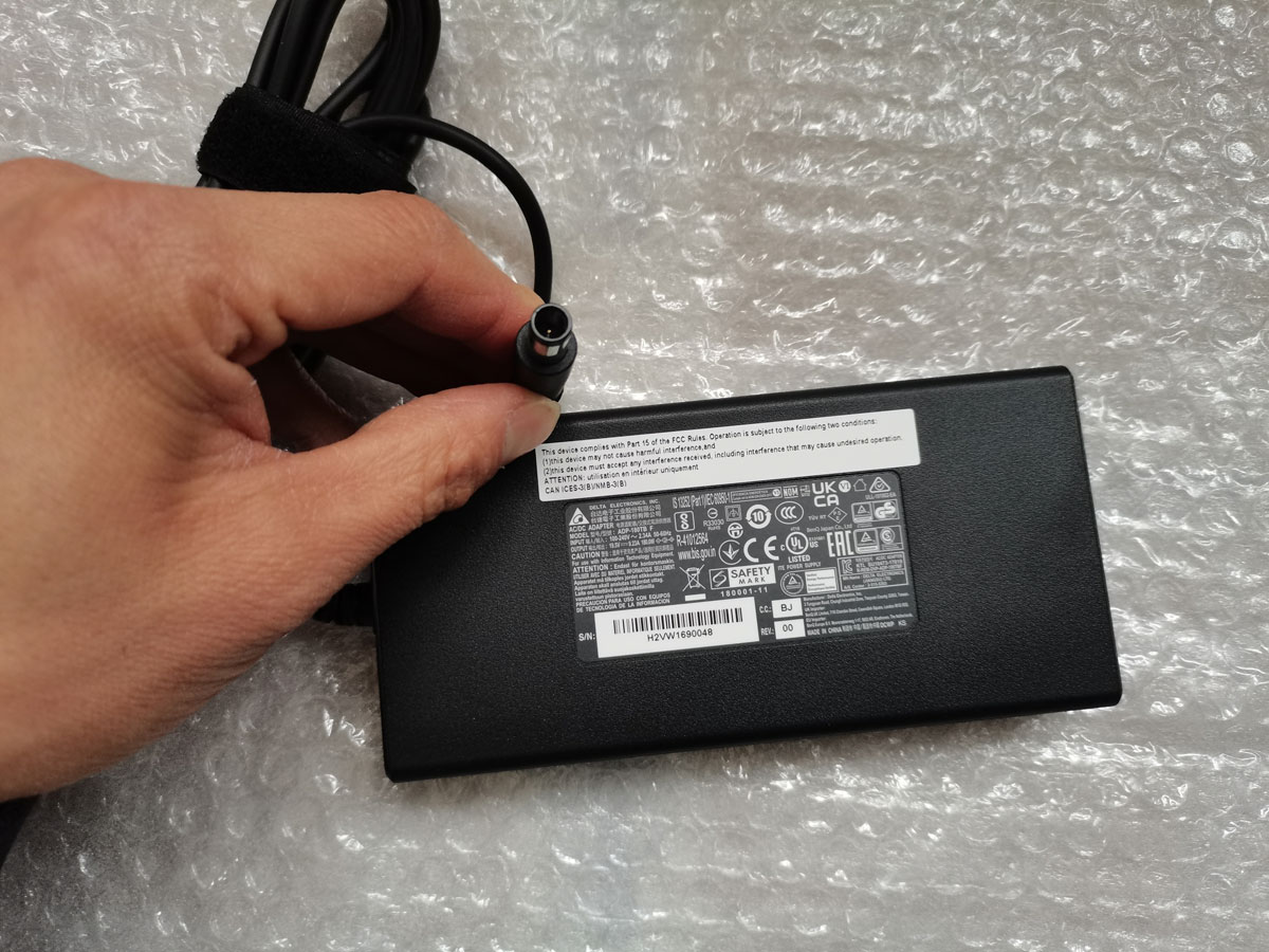 NOWY Slim OEM Delta 19.5V 9.23 – Pc Gaming Uk recenzja i cena